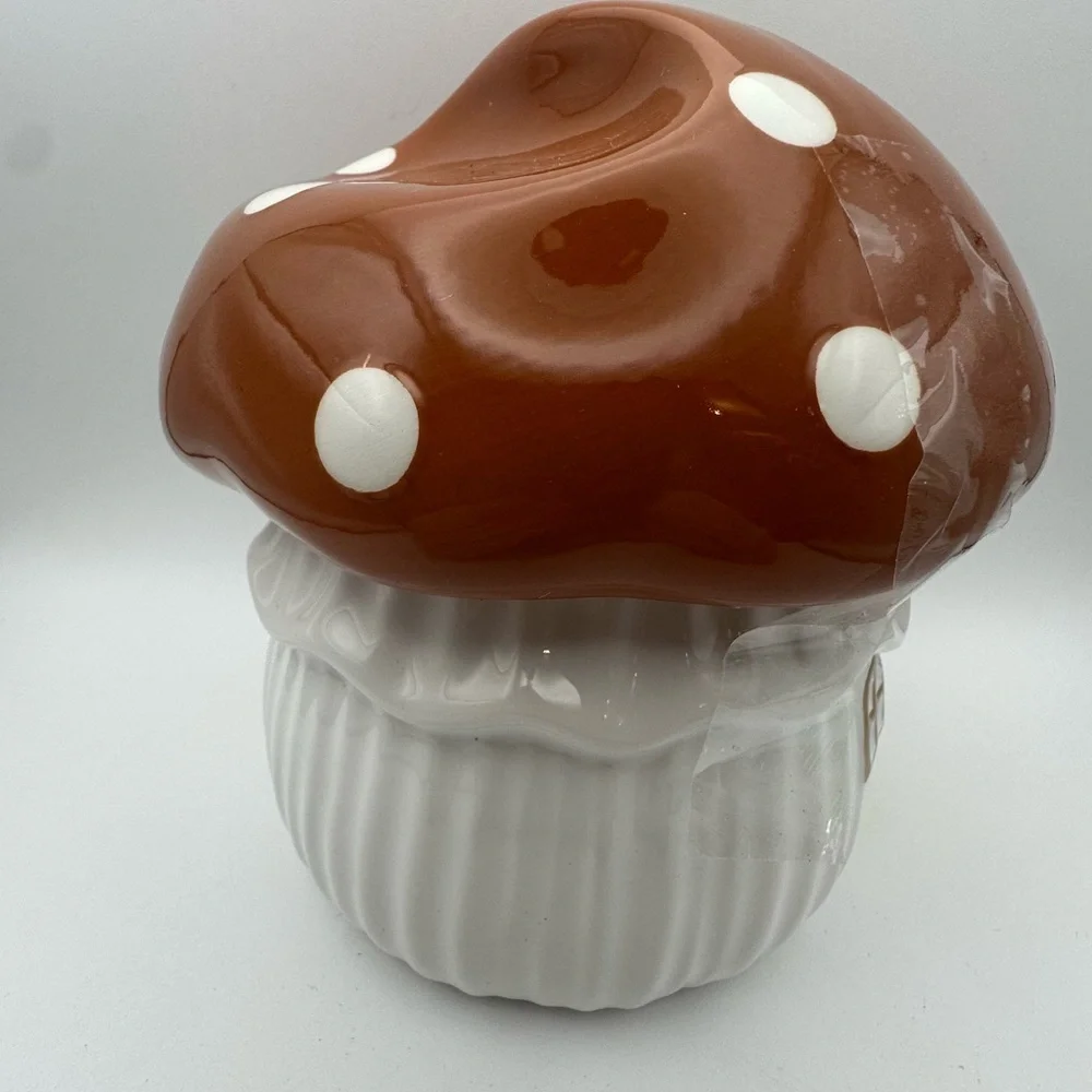 Mushroom House Shaped Ceramic Jar